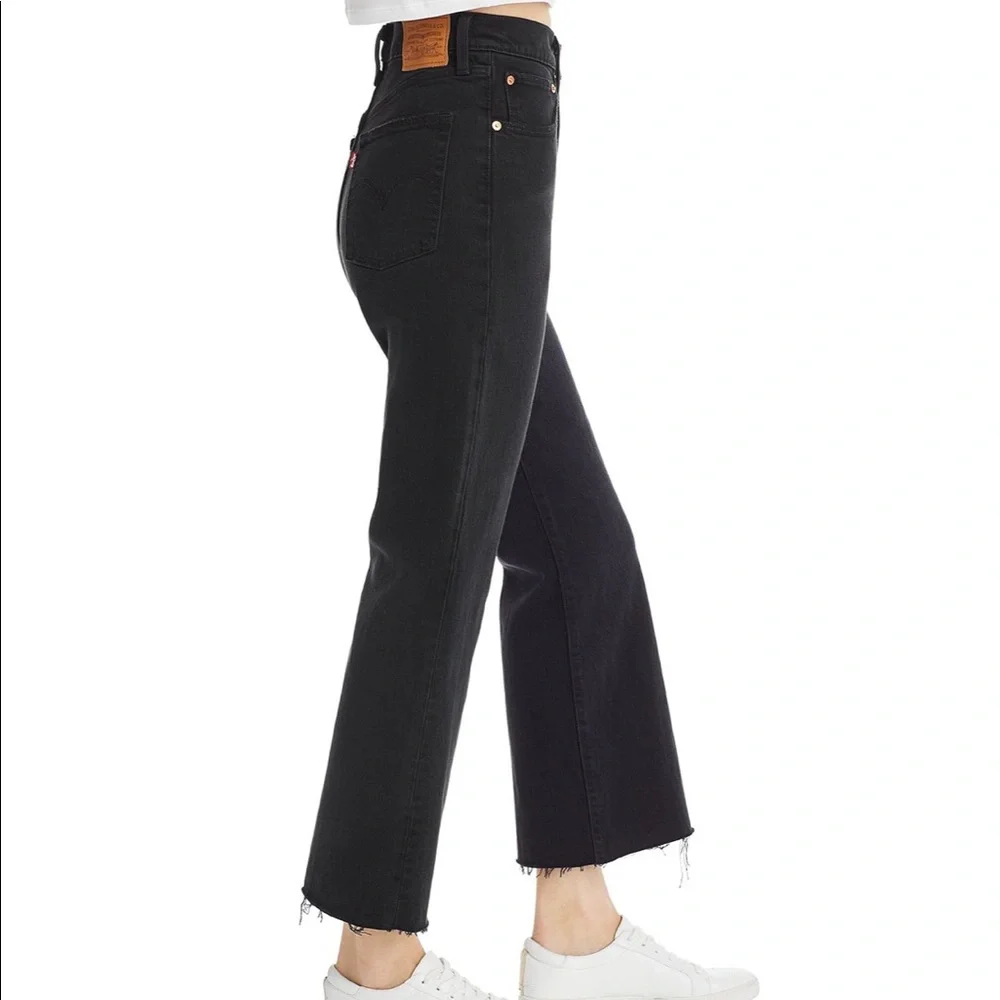Levi’s Rib Cage Crop Flare Jeans - Picture 3 of 6